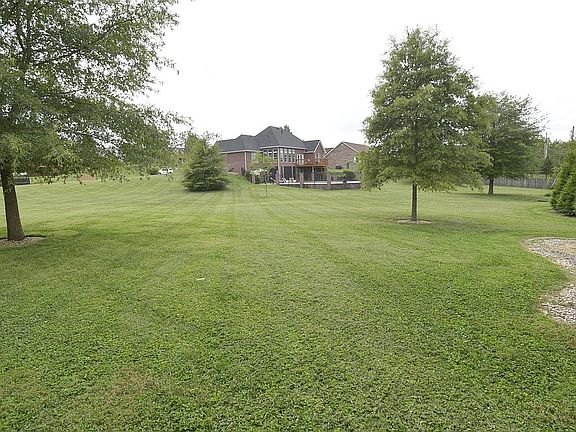 4th image of 119 Hunter Run Dr