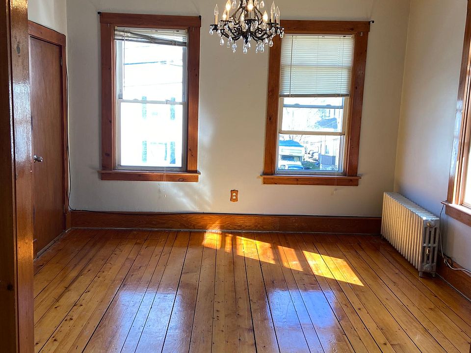 Tv room/family room