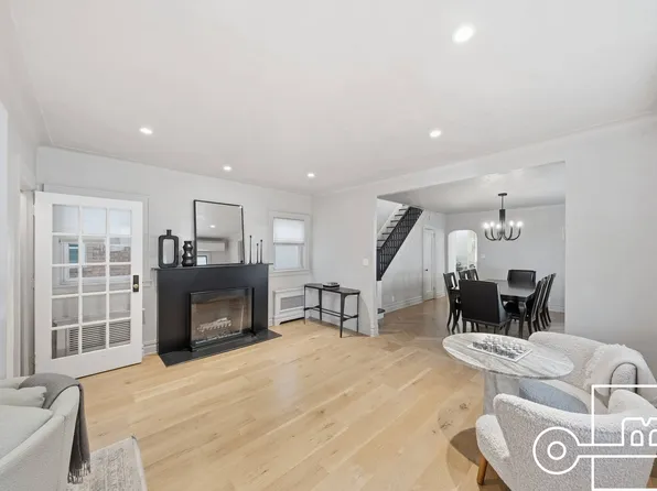 1253 East 28th Street image 4 of 24