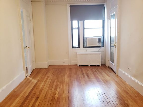 5th image of 510 W 110th St #4C6