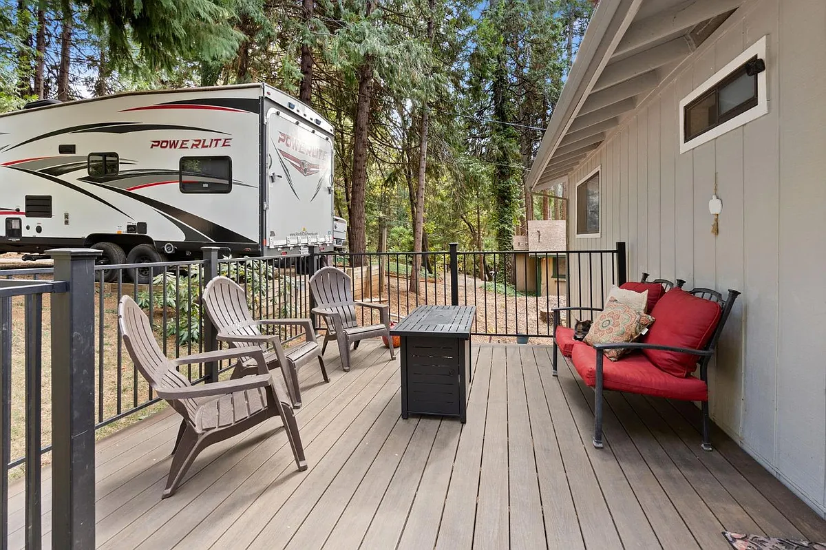 Building Photo - 2752 Douglas Fir Dr
