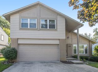 24712 Highlands Dr, Novi, MI 48375