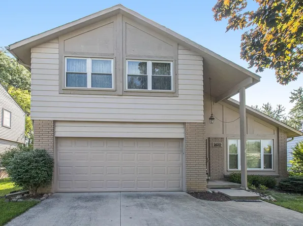 24712 Highlands Dr, Novi, MI 48375