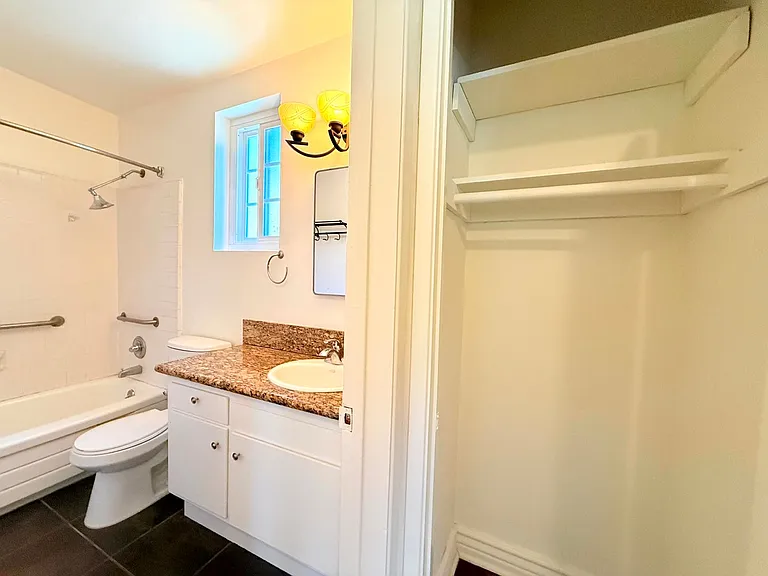 8130 Norton Ave, West Hollywood — Photo 46