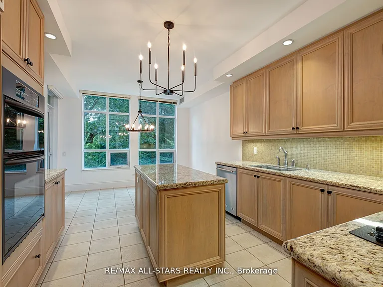 7071 Bayview Ave #211 — Photo 8