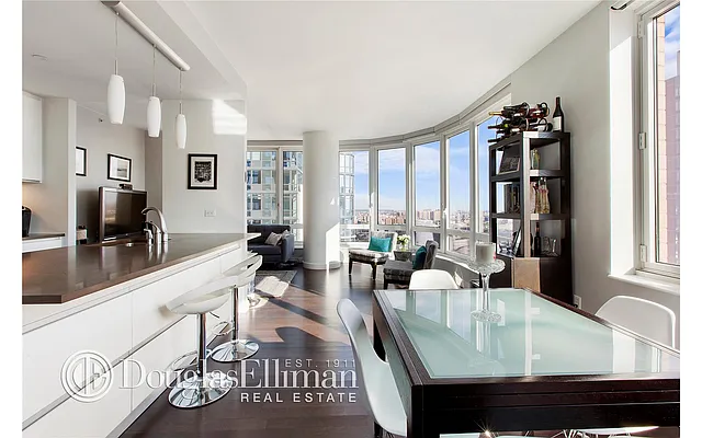 Rented by Douglas Elliman | media 14
