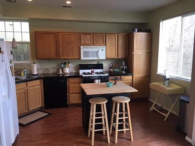 2141 Soldier Pass Ct — Photo 4