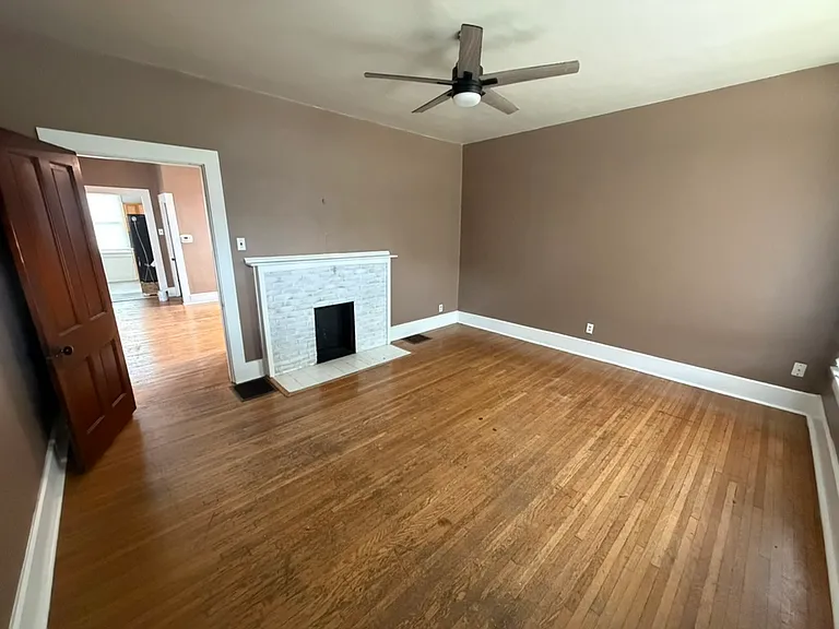 2414 W Maryland St — Photo 8