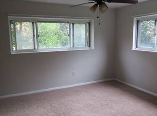 285 Moon Clinton Rd #6, Coraopolis, PA 15108