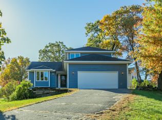 2730 E Rum River Dr S, Cambridge, MN 55008