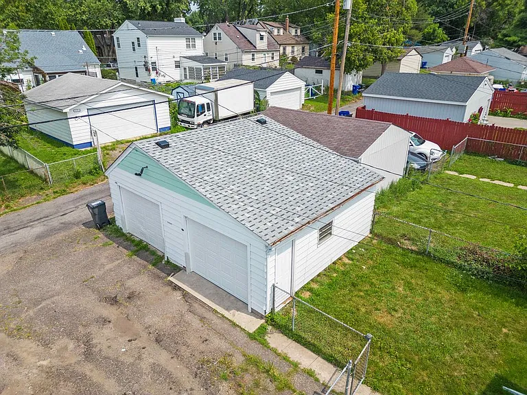 1789 Maryland Ave E — Photo 7