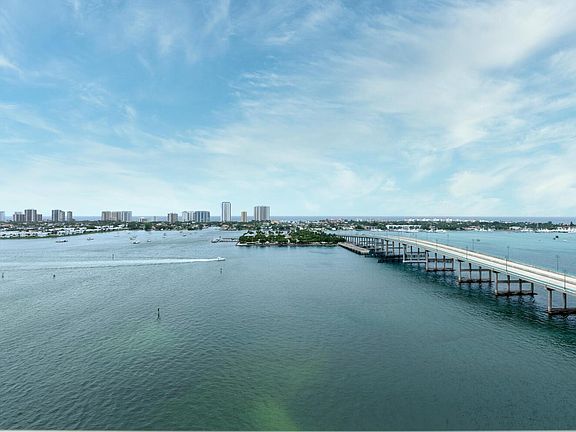 2nd image of 2640 Lake Shore Dr Unit 1708