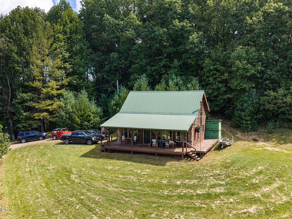 1st image of 899 Avery Branch Rd