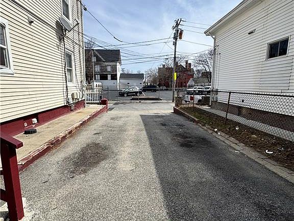 4th image of 166 Bath St