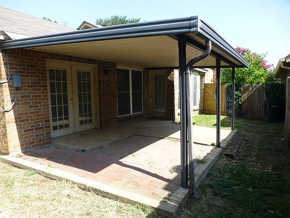 3rd image of 10711 Tall Oak Dr