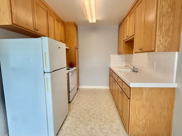 39-0802, 200 W Hamilton Ave APT 4, Campbell, CA 95008