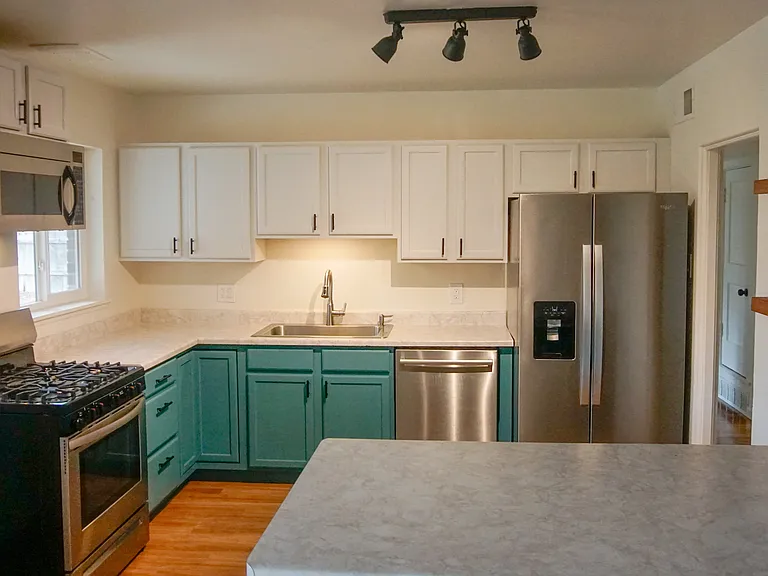 1220 Revere St — Photo 7