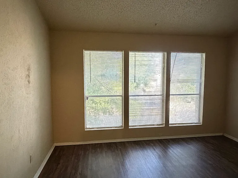 11904 Alpheus Ave #C — Photo 28