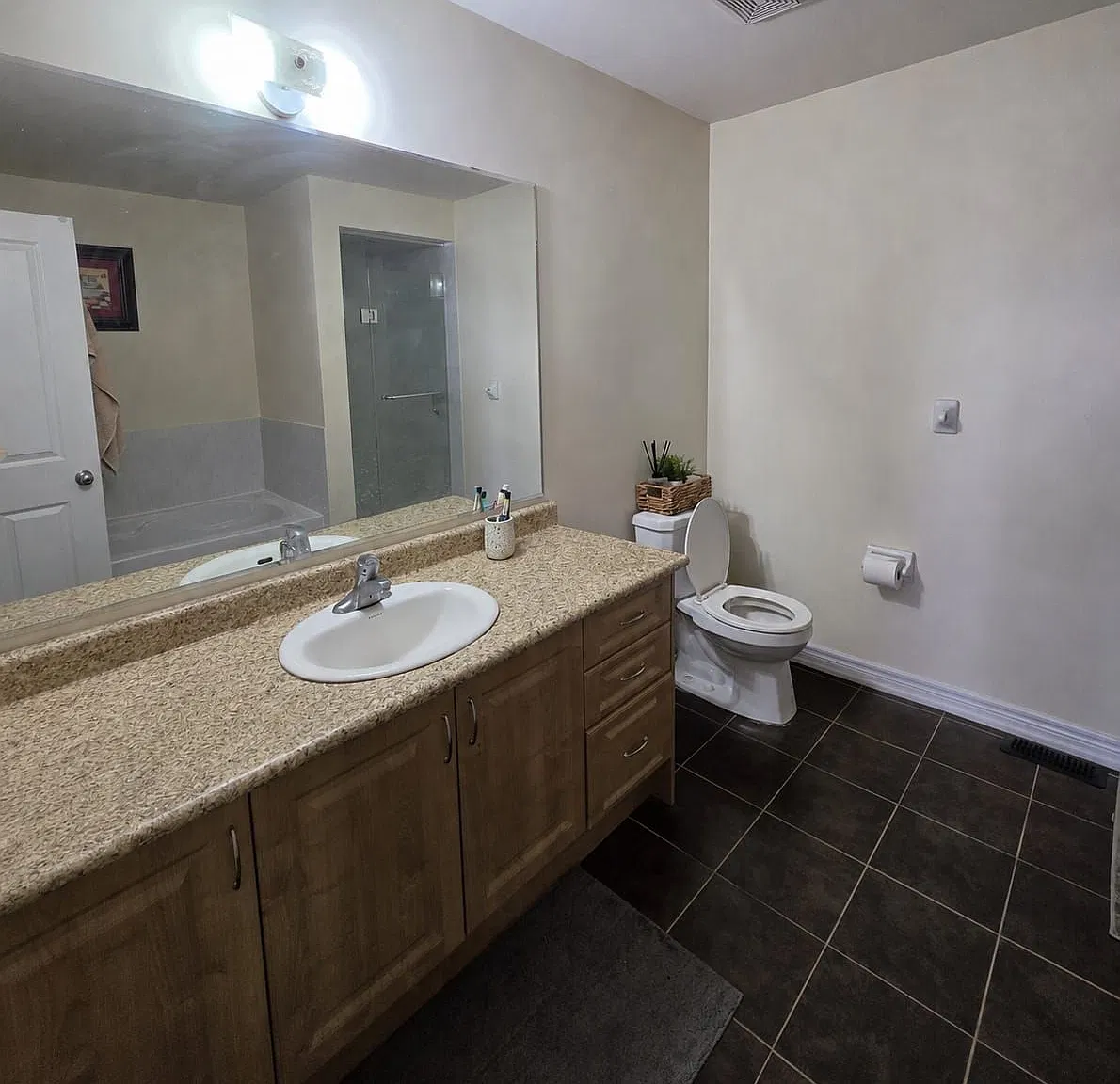 4 bed, $3,000 — Photo 3