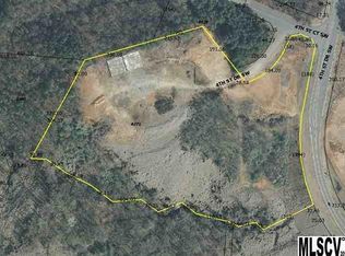 1186 4th St Dr SW, Hickory, NC 28603