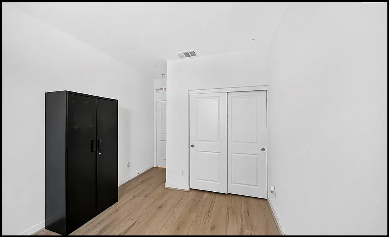 4 bed, 2067 sqft, $3,800 — Photo 1