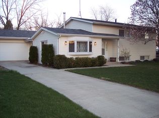 68 Hampton Rd, Montgomery, IL 60538