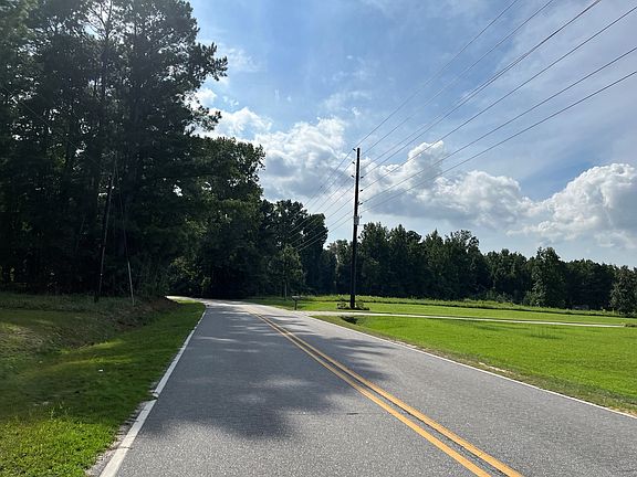 5th image of 411 Nash Rd