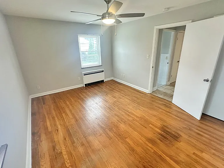 Edroy Court — Photo 10