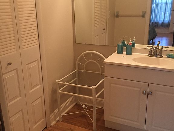 5th image of 623 SE 12th Ave APT 122