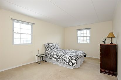 5th image of 1105 Royal Street George Dr #101