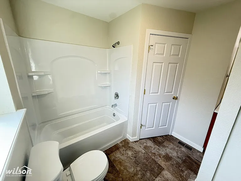 1112 Jefferson Ave — Photo 10