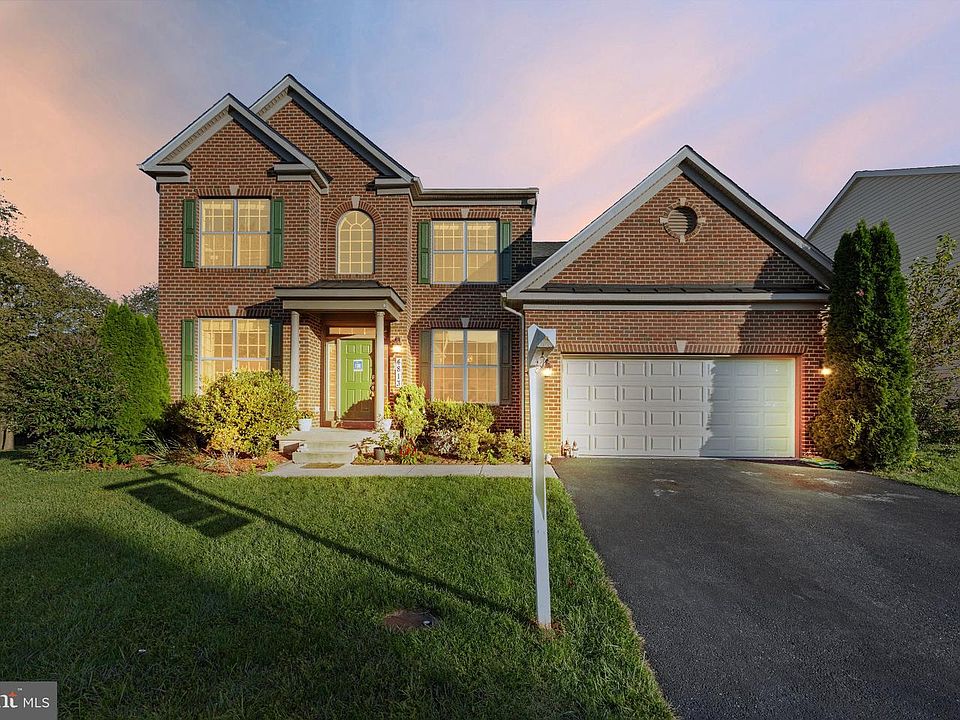 1st image of 4813 Clarendon Dr