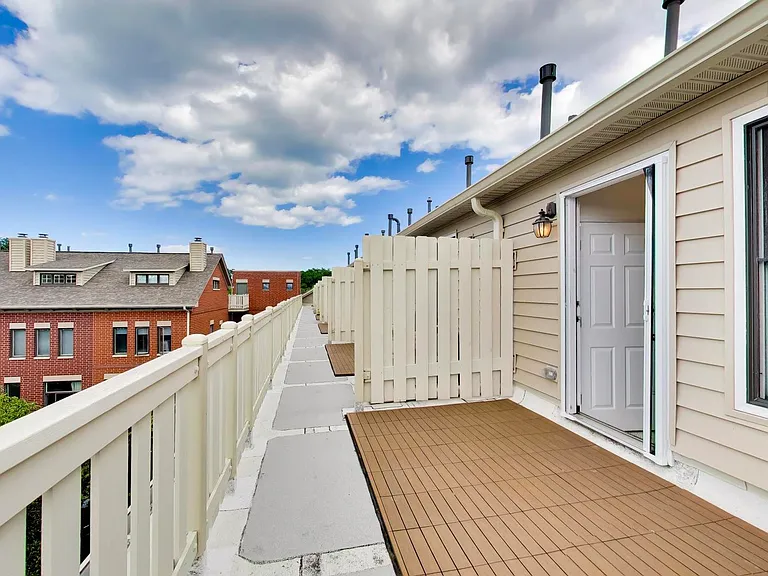 1806 W Argyle St #G — Photo 18