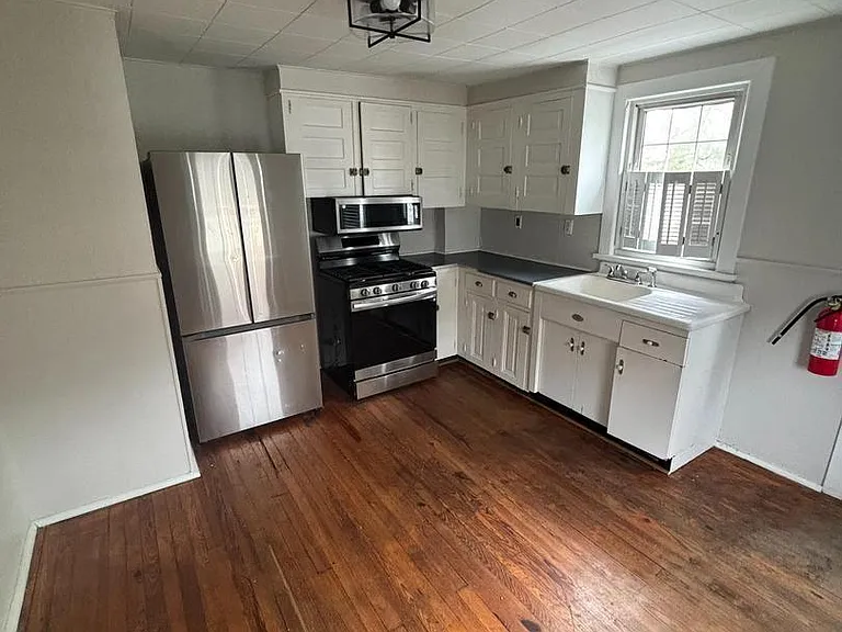 74 S Main St #B — Photo 3