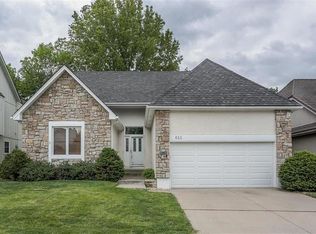 611 NE Saint Andrews Cir, Lees Summit, MO 64064