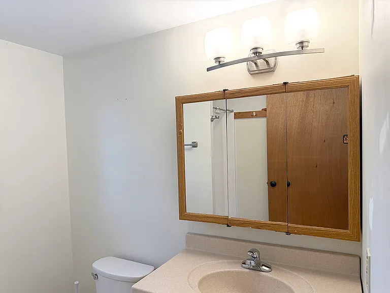 32 Nichols St #6 — Photo 12