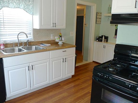 5th image of 1532 Laughlin Dr NW