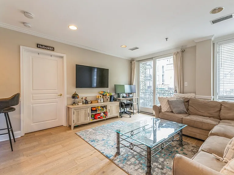 70 Adams St #2A — Photo 1