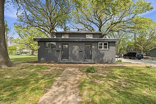 924 W Huntington Ave Photo 1