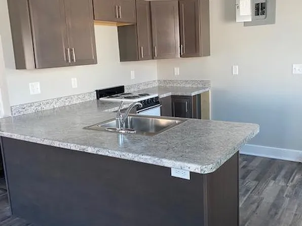 117 E 2nd St, Sumner, IA 50674