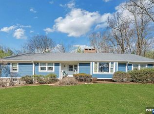 379 W Shore Dr, Wyckoff, NJ