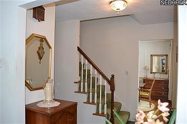 4th image of 130 Pickwick Dr