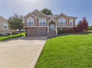 116 Deerfield Dr, Warrensburg, MO 64093