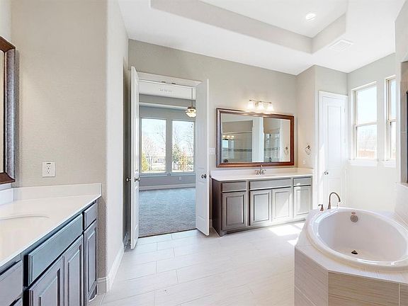 5th image of 298 Pebblebrook Ln
