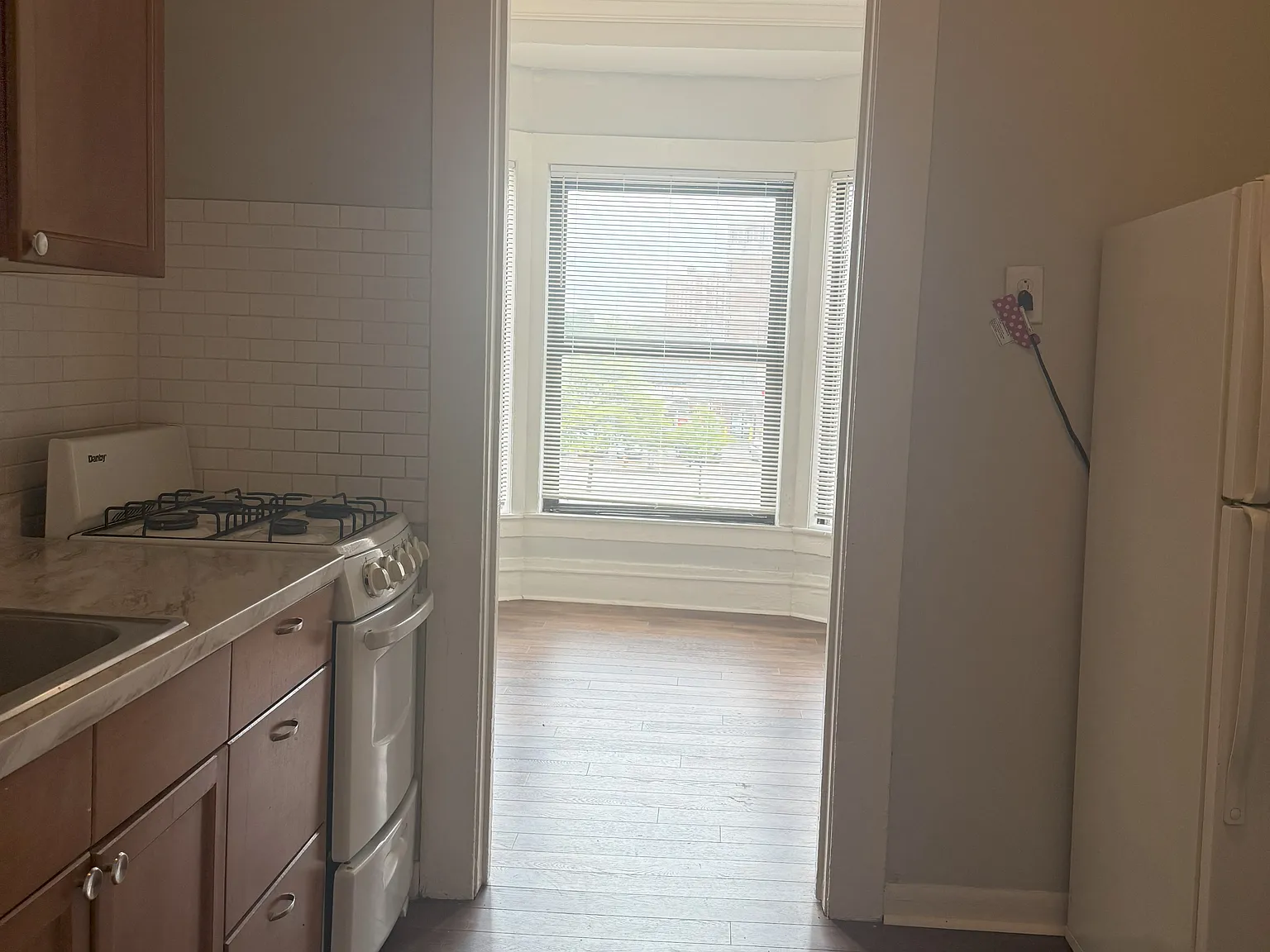 1 bed, 450 sqft, $960 — Photo 2