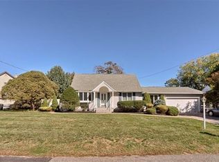 11 Dubel Rd, Wayne, NJ 07470