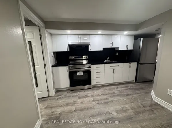 20 Robinson Ave #3, Toronto, ON M1L 3S7