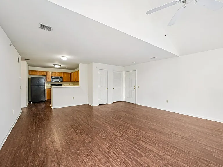 Spring Creek Apartments — Photo 31