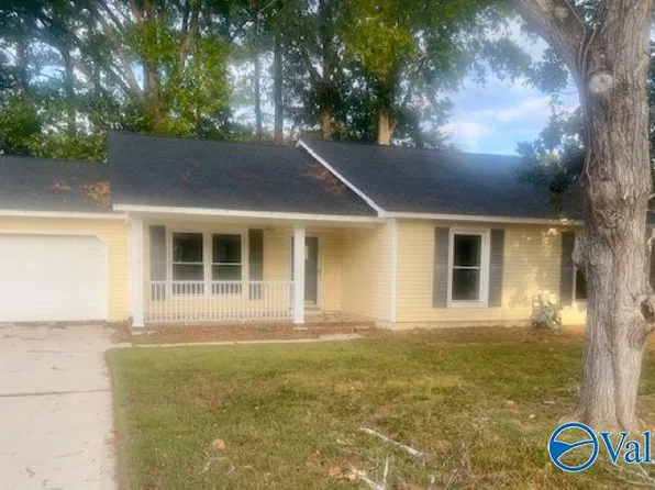 8450 Hogan Dr SE, Huntsville, AL 35802