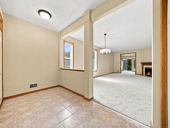 3rd image of 14795 Bloomfield Cir